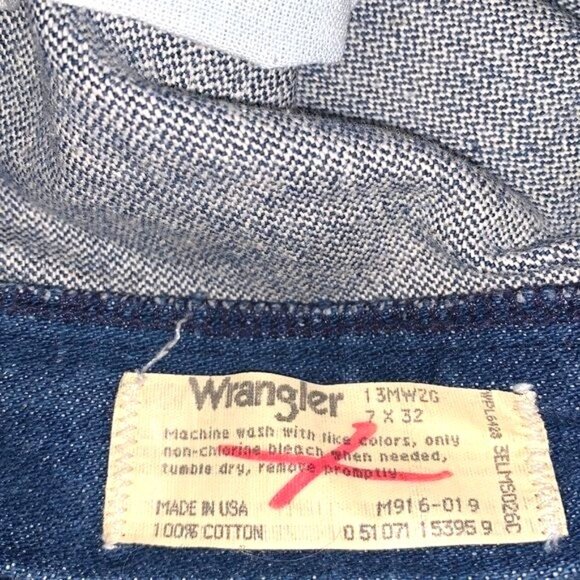 Wrangler Women's Classic Fit High-Waisted Blue Denim Jeans 13MWZG Size 7 X 32 - Picture 2 of 16
